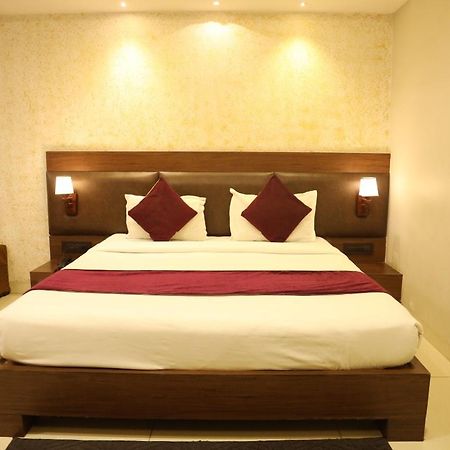 Hotel La Pearl Naiapura المظهر الخارجي الصورة
