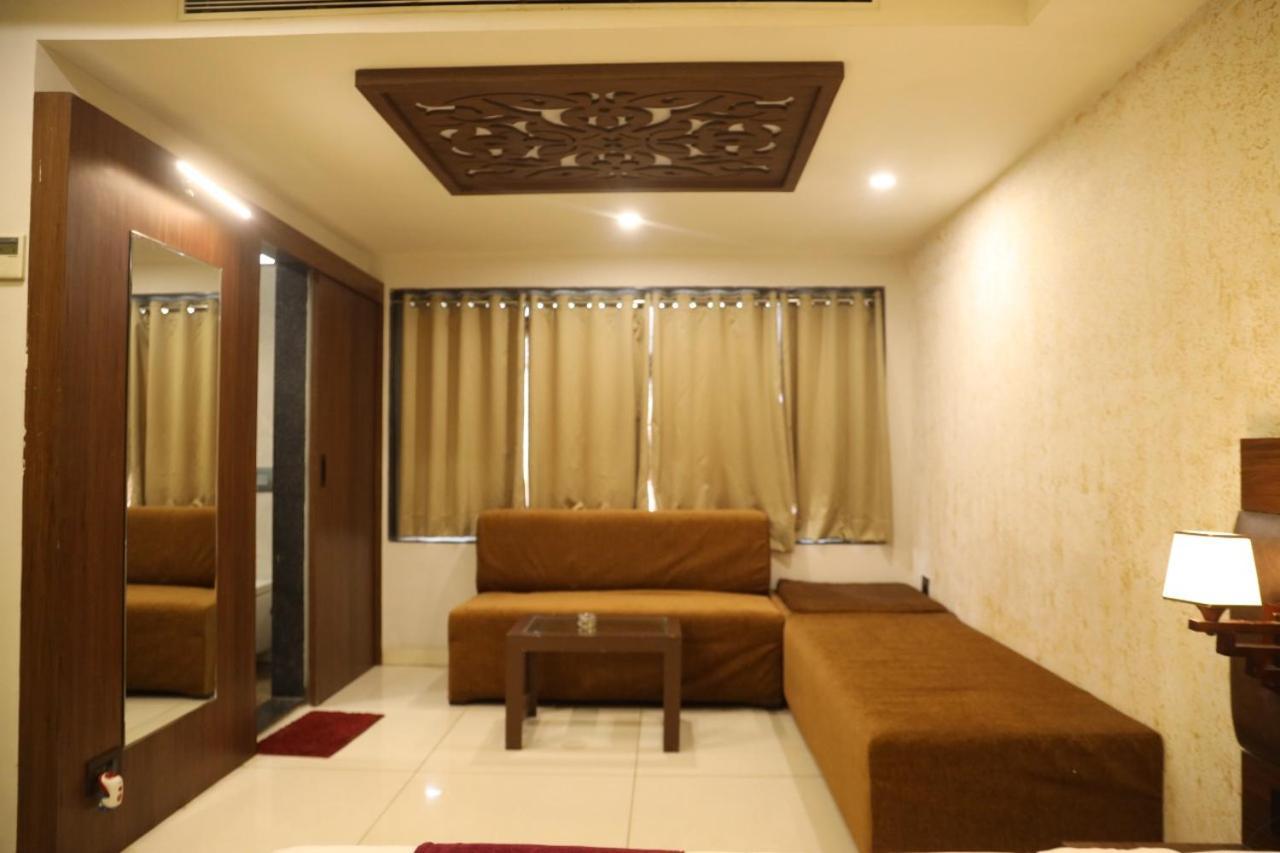 Hotel La Pearl Naiapura المظهر الخارجي الصورة