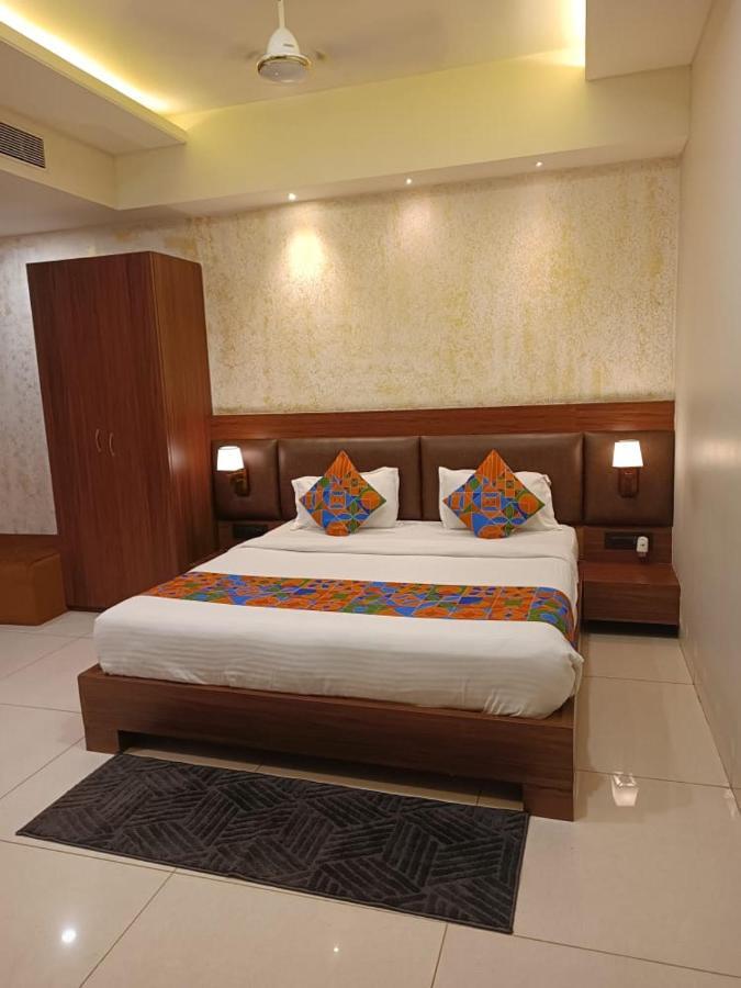 Hotel La Pearl Naiapura المظهر الخارجي الصورة